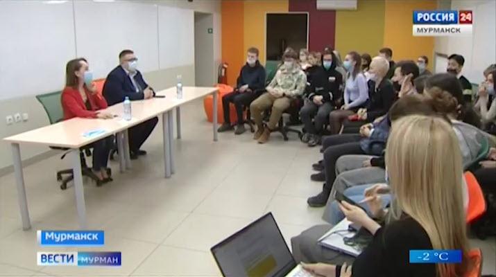 Заполярные студенты встретились с депутатами облдумы и задали интересующие их вопросы