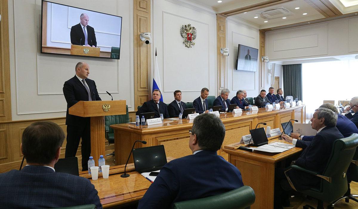 Кандидатуру Александра Куренкова на должность главы МЧС поддержали на заседании Совфеда