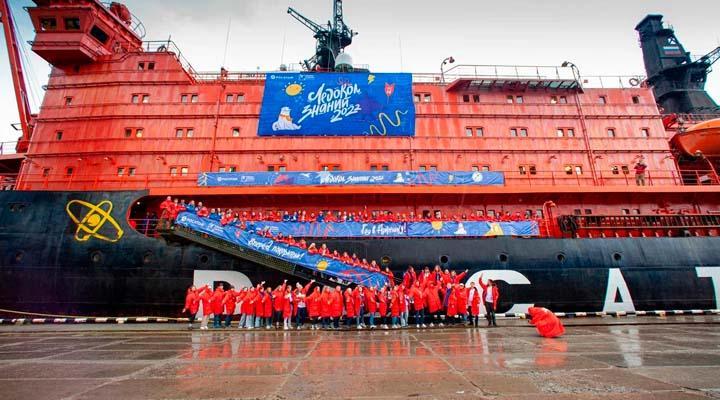 «Ледокол знаний» с одаренными детьми вернулся в Мурманск