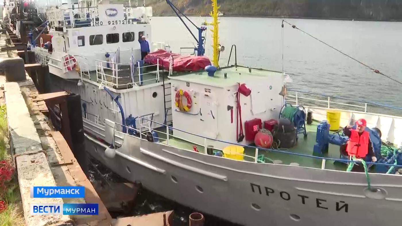Из порта Мурманск до южных морей отправилось научно-исследовательское судно