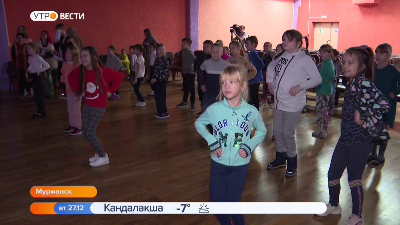 В девяти мурманских школах открыли детские лагеря
