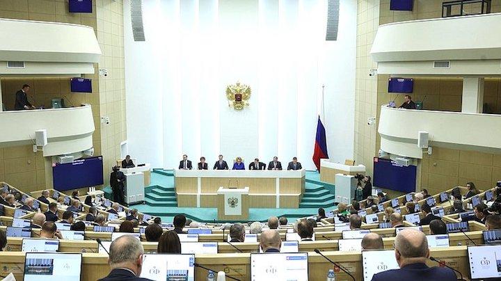Совфед одобрил закон о введении административной ответственности за дискредитацию участников СВО