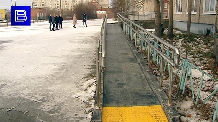 В Мурманской области лежачим больным и инвалидам-колясочникам оплатят дорогу до медучреждений