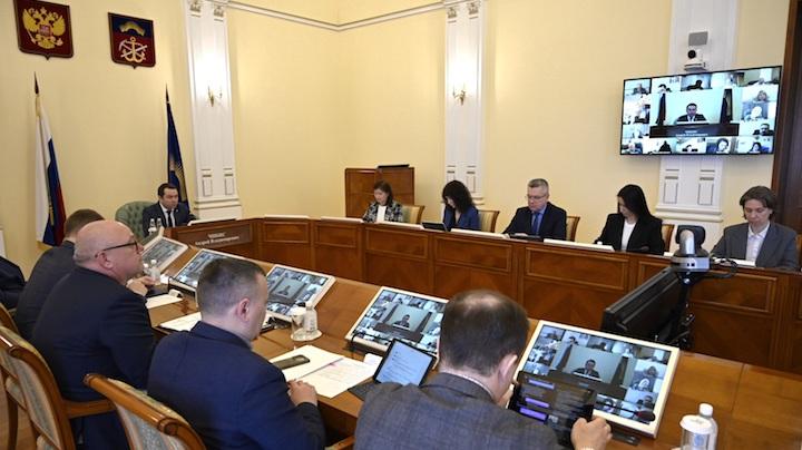 Андрей Чибис поздравил призеров Всероссийской олимпиады школьников