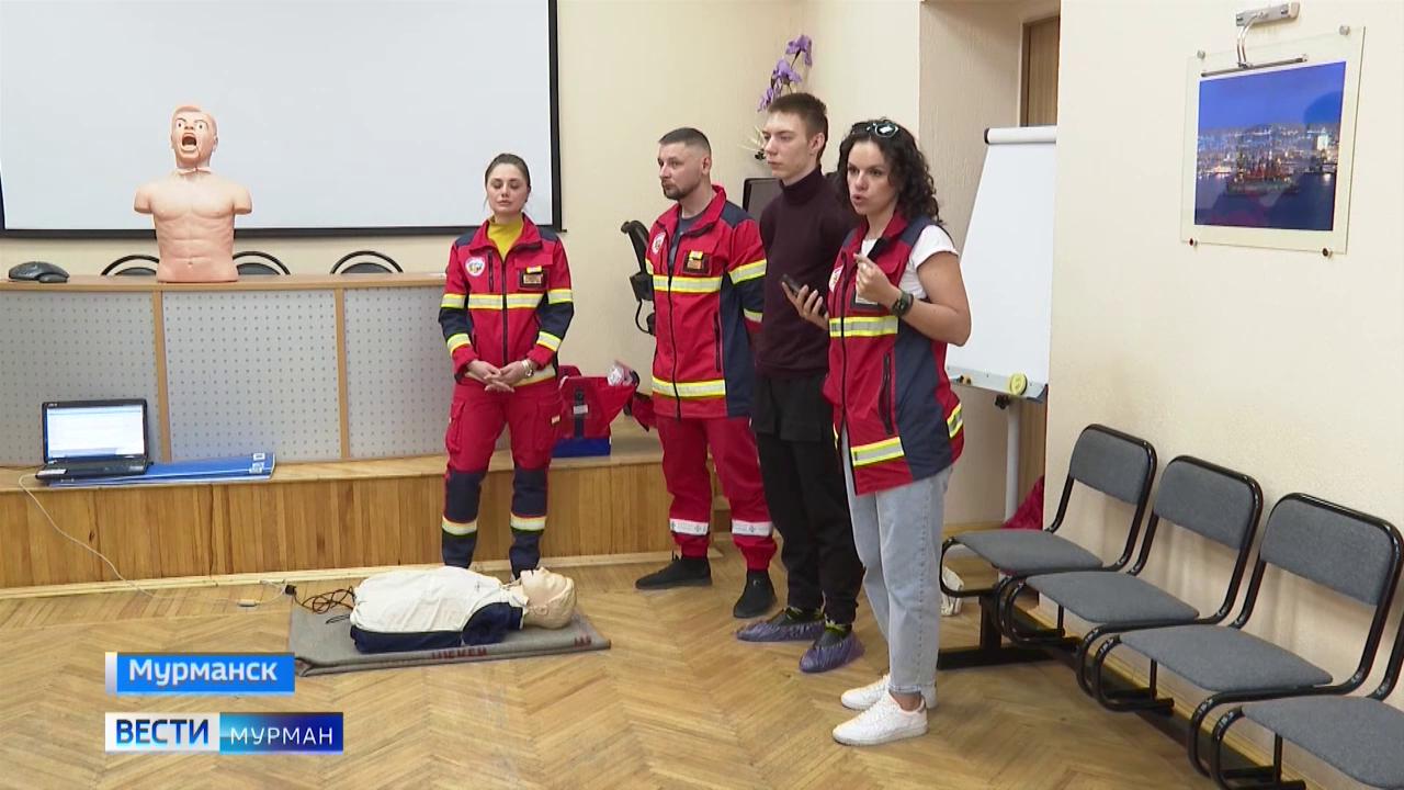 В Мурманском ОКМЦ прошел мастер-класс по оказанию первой помощи для школьников
