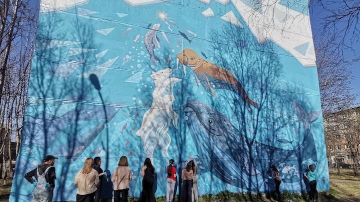 В честь юбилея Ковдора фасады городских зданий украсят два новых мурала