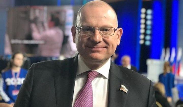 Сенатор Константин Долгов поздравил учителей с профессиональным праздником