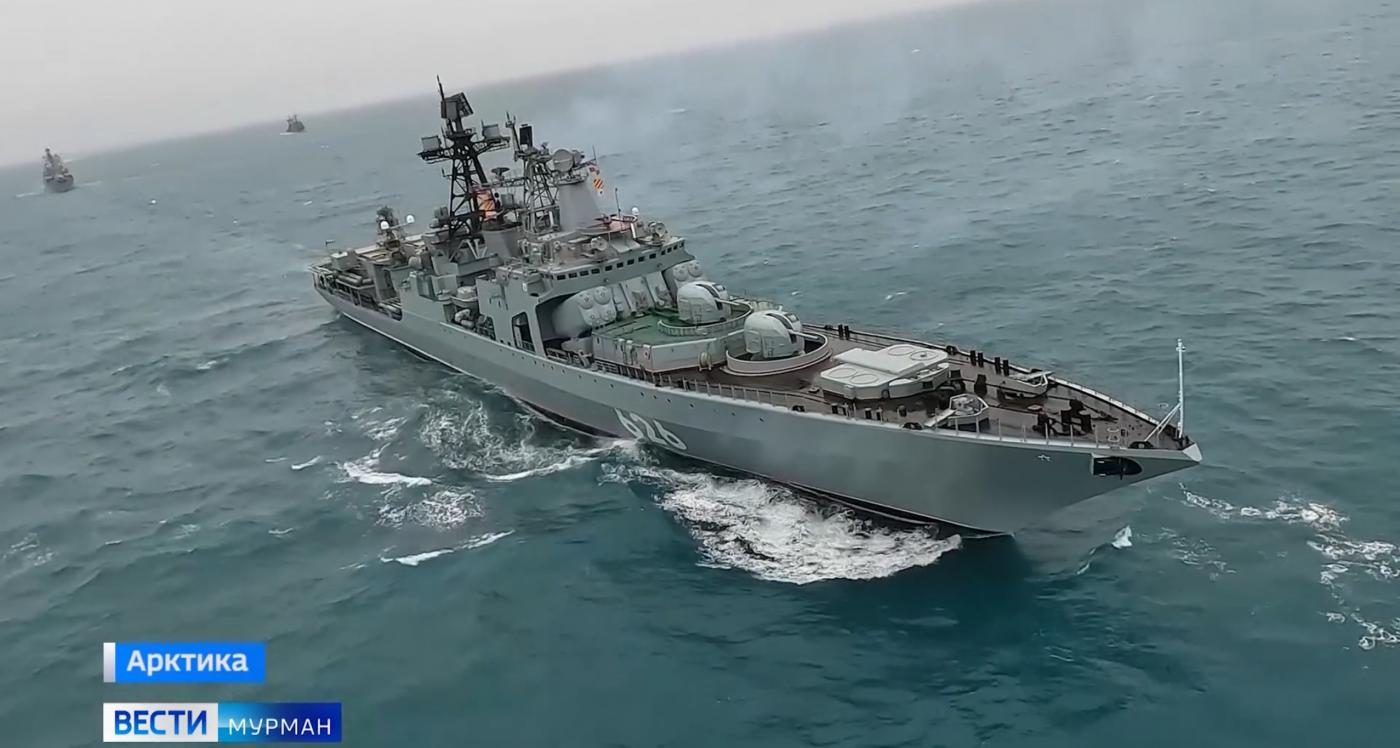 Отряд кораблей Северного флота завершил выполнение задач дальнего похода в Арктике
