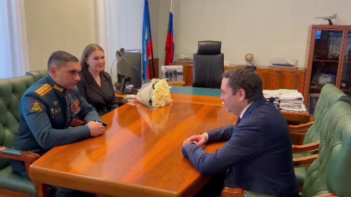 Андрей Чибис поблагодарил Героя России Тимура Дудкина за проявленную отвагу