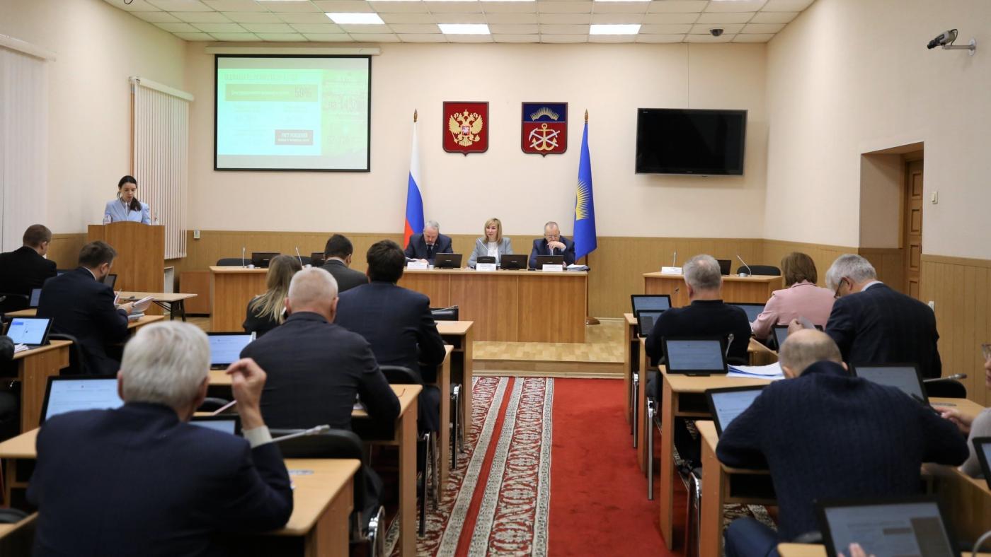 Профильный комитет думы поддержал проект областного бюджета на три года