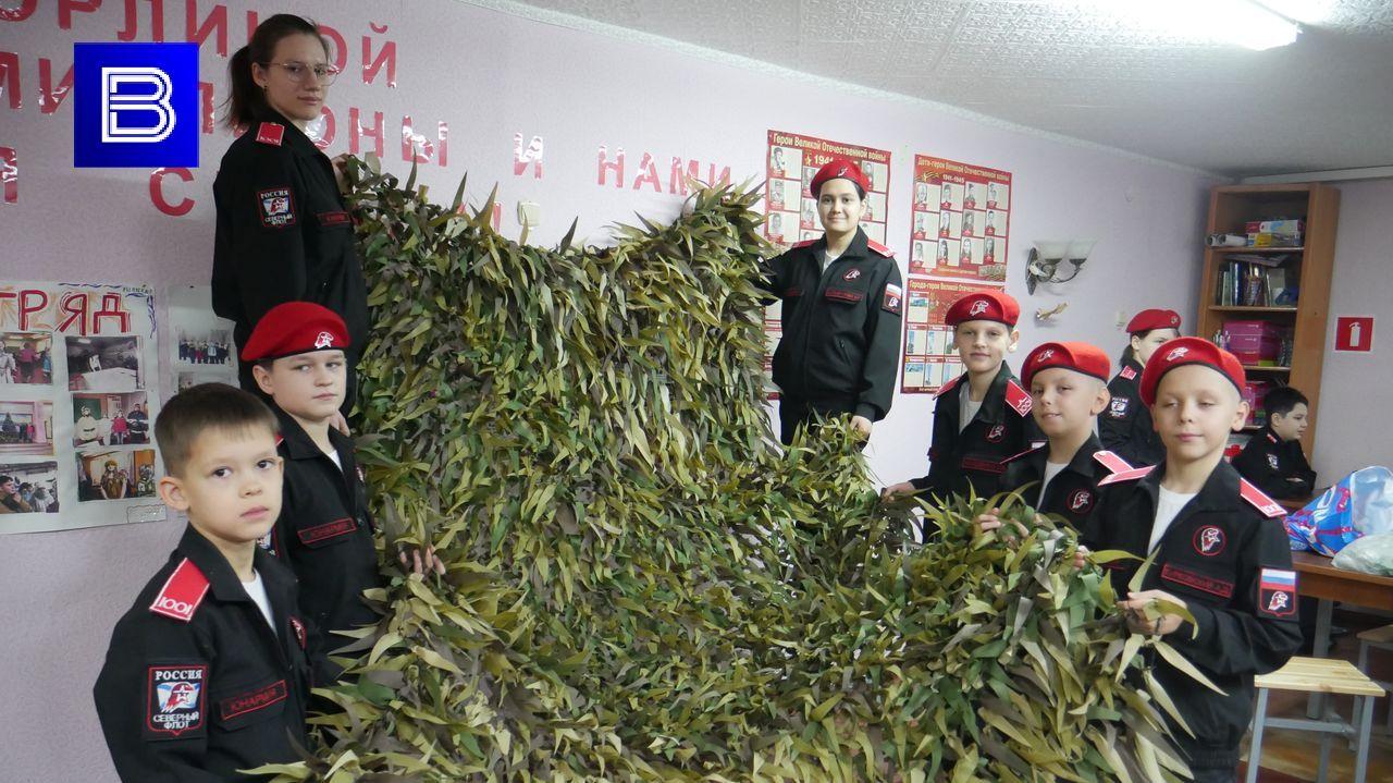 С заботой, любовью и надеждой: юнармейцы Североморска-3 подготовили подарки для бойцов СВО 
