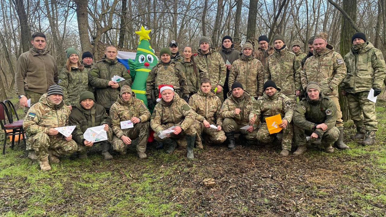 Находящихся в зоне СВО воинов-североморцев поздравили с наступающим Новым годом