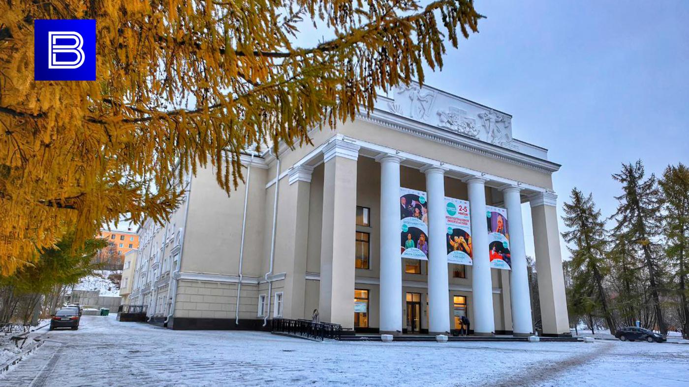 Мурманскому областному драмтеатру исполнилось 85 лет