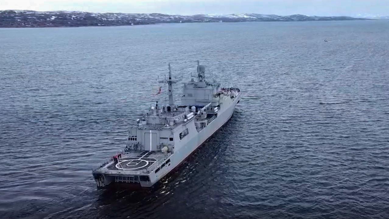 БДК "Иван Грен" Северного флота вышел в Баренцево море для выполнения плановых задач