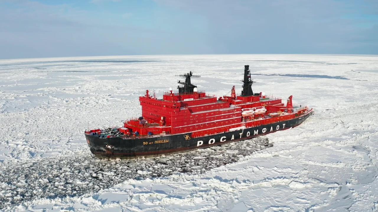 Российских школьников в 2024 году ждет особенный рейс "Ледокол знаний-2024"