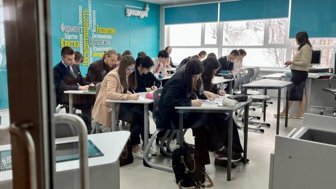 В Мурманской области увеличат федеральную выплату за классное руководство и кураторство