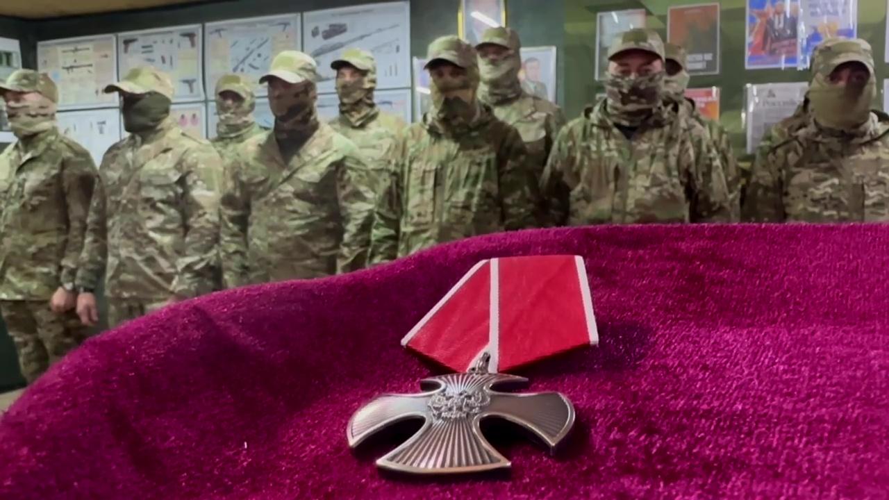 Морским пехотинцам Северного флота группировки войск "Днепр" вручили госнаграды