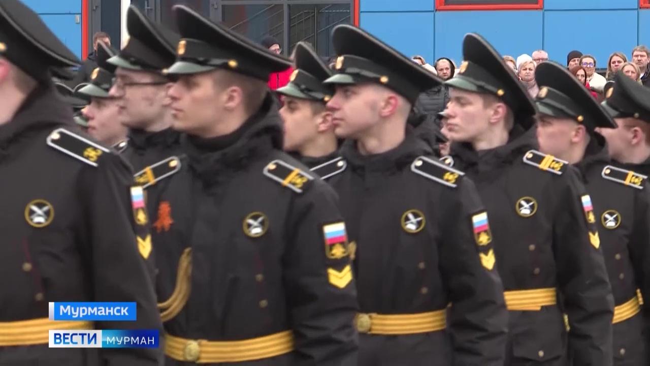 В мурманской "нахимовке" состоялось торжественное построение к 79-й годовщине Великой Победы