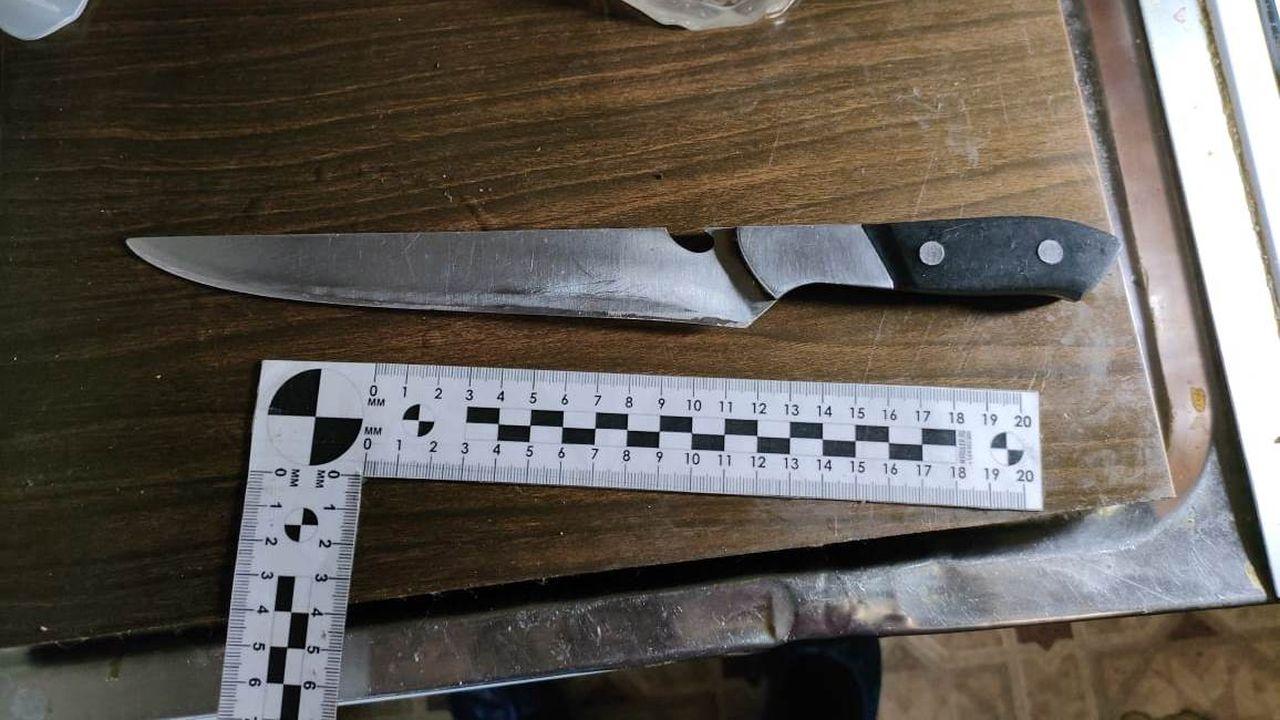 Житель Колы зарезал приятеля после ссоры