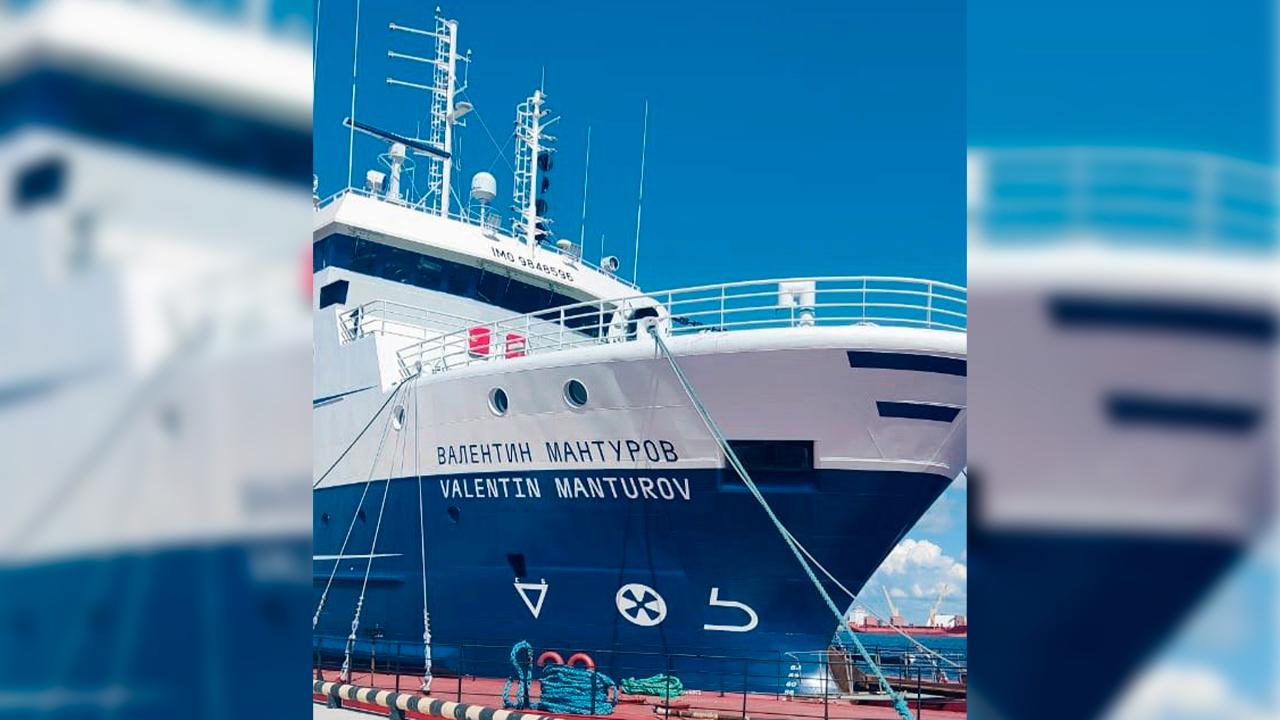 Судно "Валентин Мантуров" пополнило флот мурманского холдинга "Норебо"
