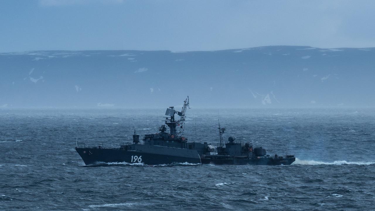 Противолодочные корабли Северного флота "Онега" и "Нарьян-Мар" провели учение в Белом море