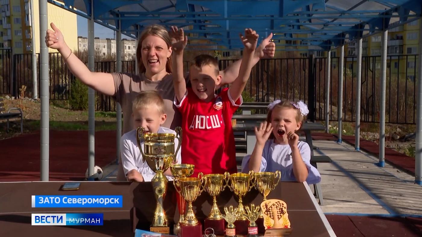 "Семья моя": североморцы Черкасовы ставят спортивные рекорды летом и зимой
