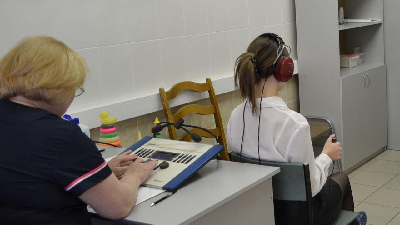 В Мурманской области получают помощь более 7 тысяч людей с нарушениями речи и слуха 