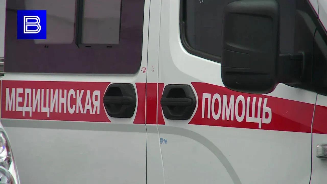 &quot;Фольксваген&quot; перевернулся на проспекте Героев-североморцев в Мурманске 