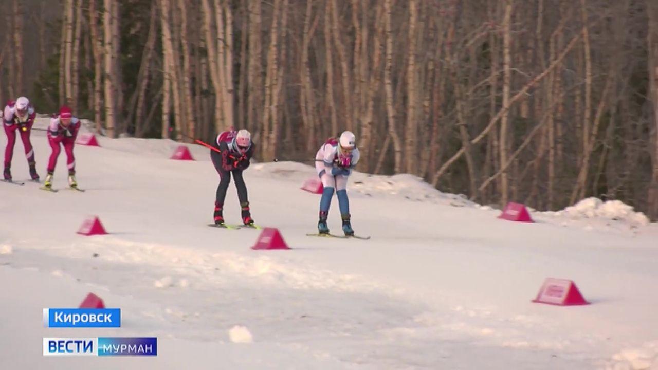Звезды лыжного спорта соревновались в Кировске 