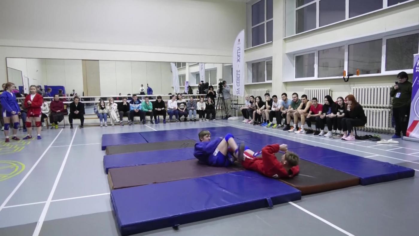 Титулованные спортсмены провели для мурманских спортсменов мастер-класс по самбо