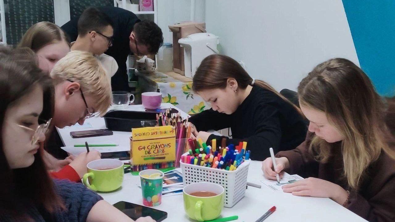 Североморские школьники написали письма для участников СВО