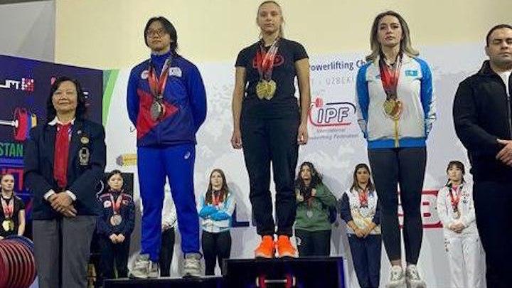Софья Цесарская из Апатитов стала абсолютной чемпионкой Азии по пауэрлифтингу