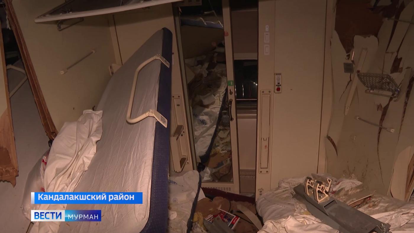 Кадры съемочной группы ГТРК &quot;Мурман&quot; с места железнодорожной аварии в Мурманской области