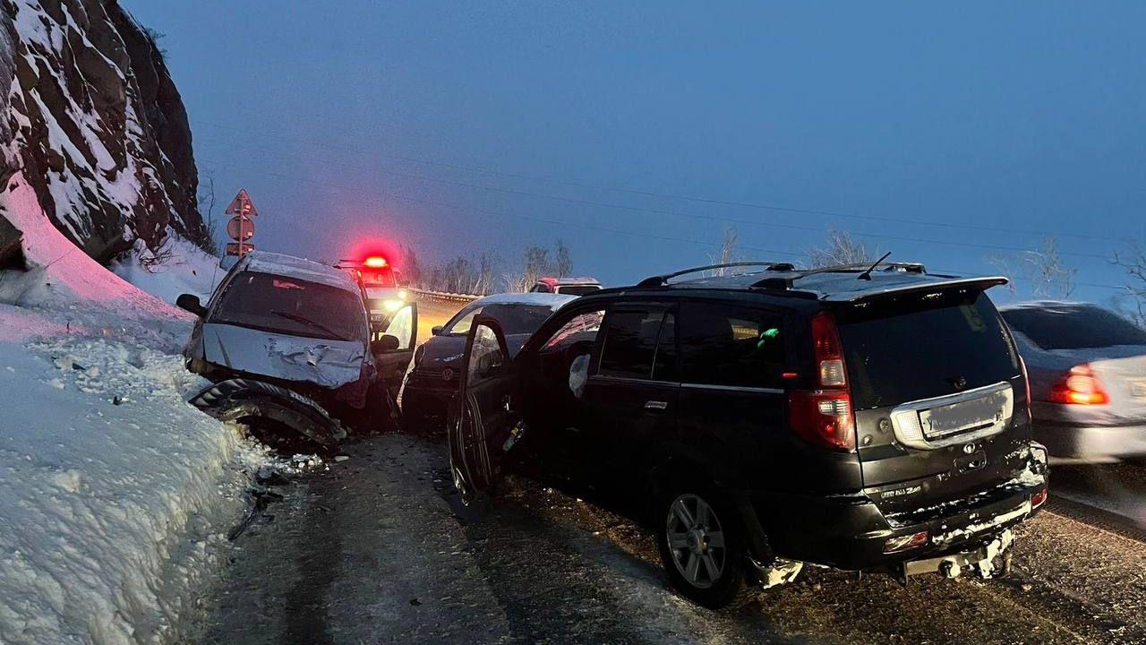 Двух пострадавших в аварии под Александровском госпитализировали 