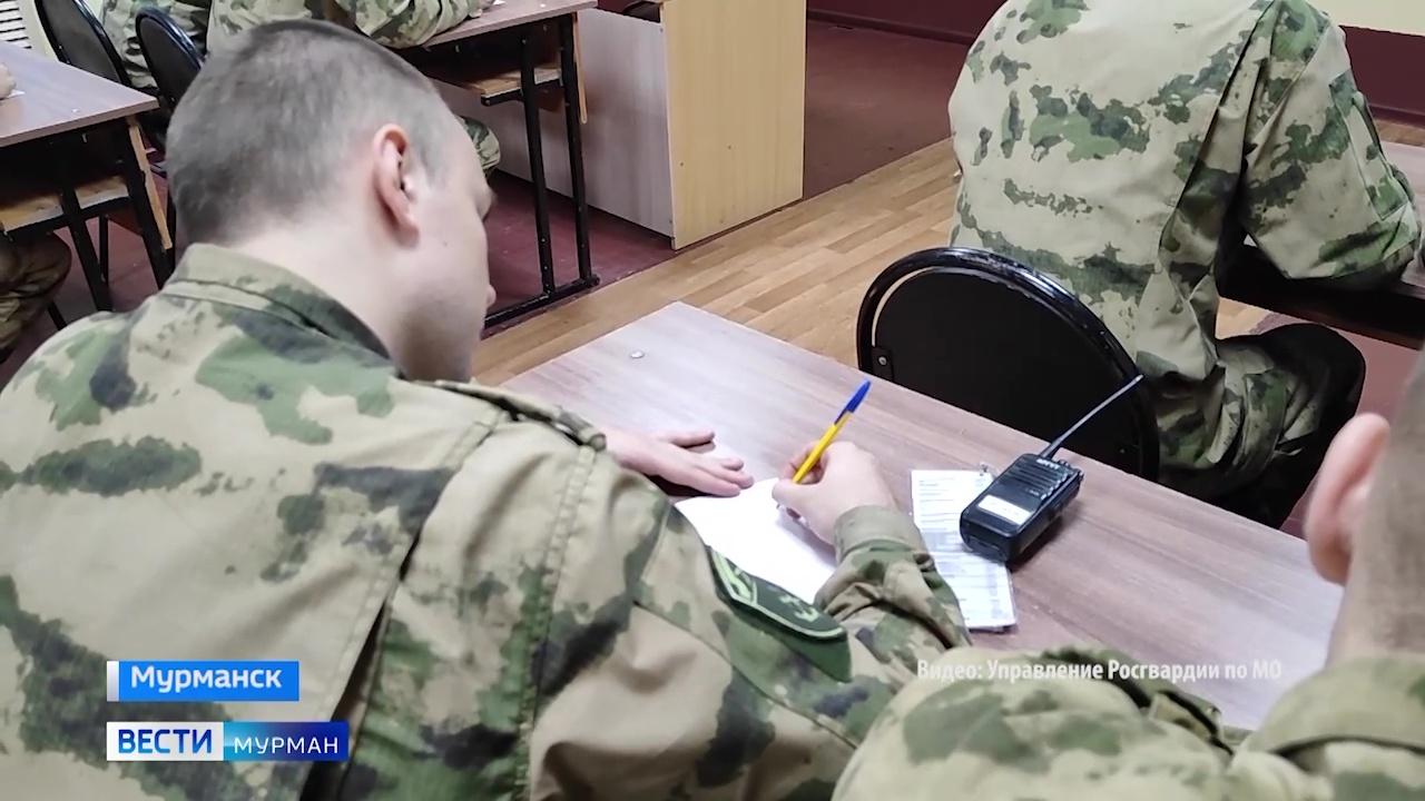 Призывники Морского отряда Северо-Западного округа Росгвардии поздравили родных с Новым годом