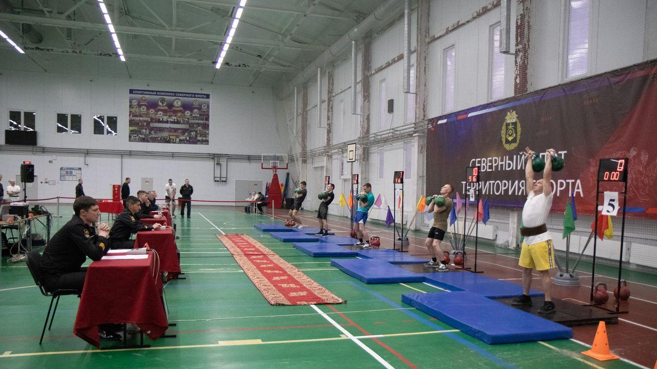 Атлеты Северного флота соревновались в гиревом спорте 