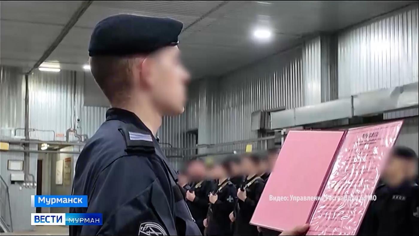 В Мурманске 15 омоновцев принесли присягу, пополнив отряд "Медведь" Росгвардии