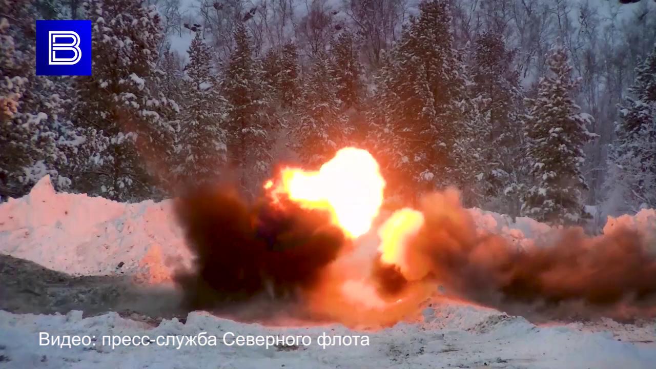 Морские инженеры Северного флота проводят занятия по боевой и специальной подготовке
