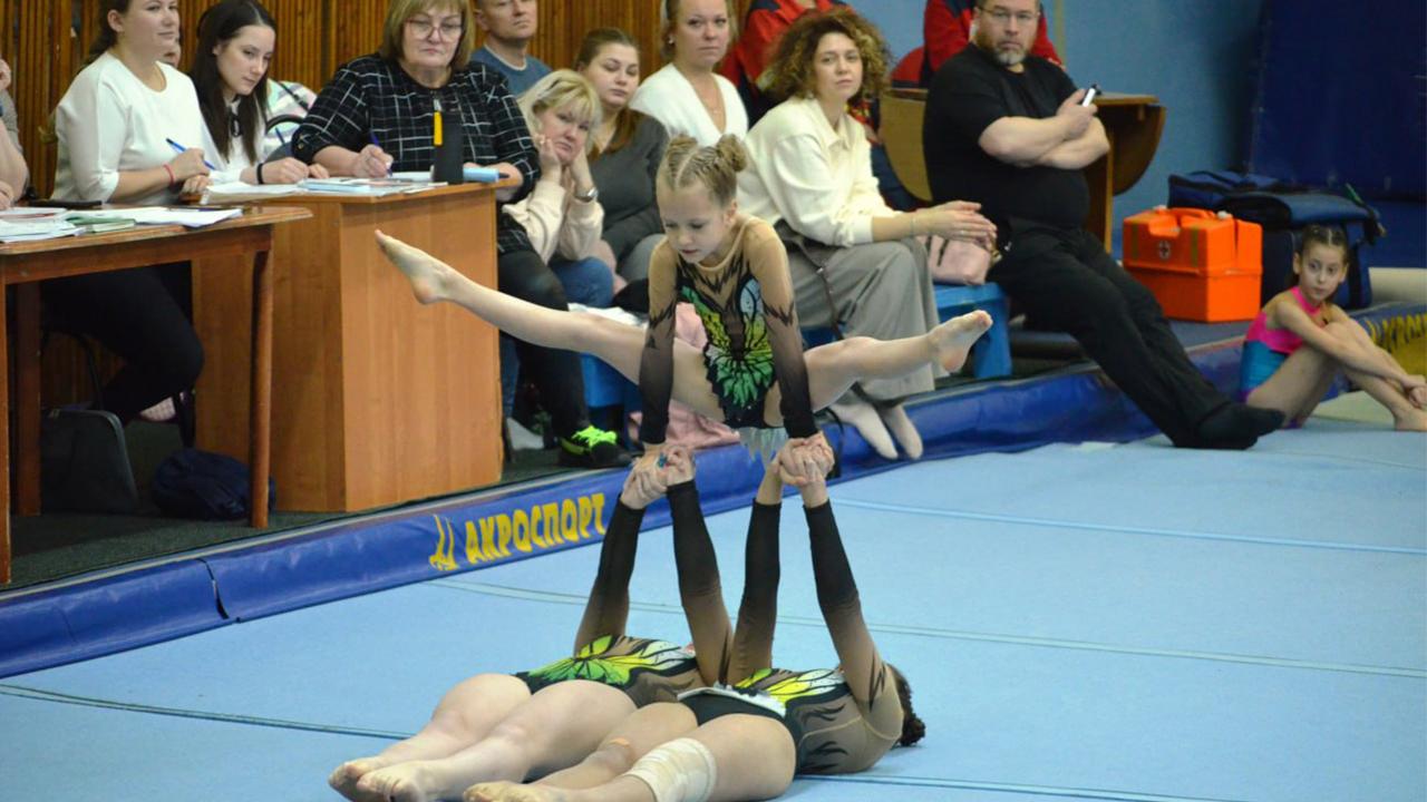 Полсотни спортсменов боролись за медали чемпионата и первенства Мурманской области по спортивной акробатике