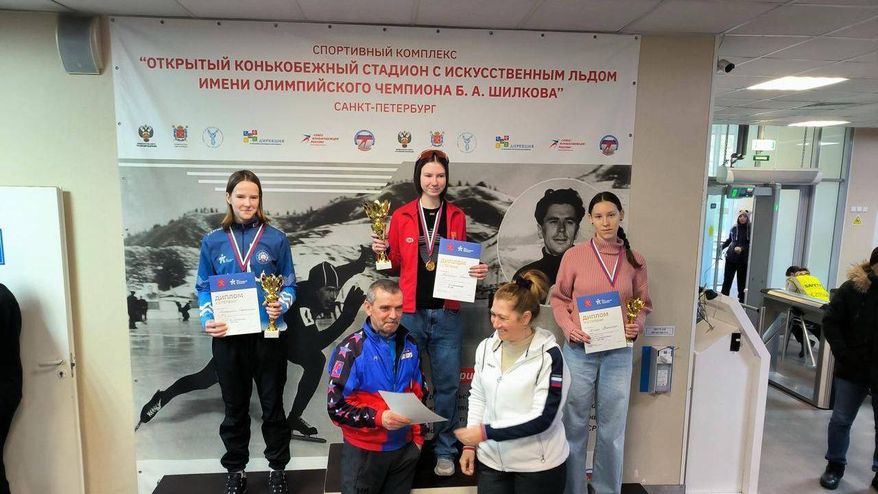 Юные конькобежцы из Мурманска стали призерами на первенстве СЗФО