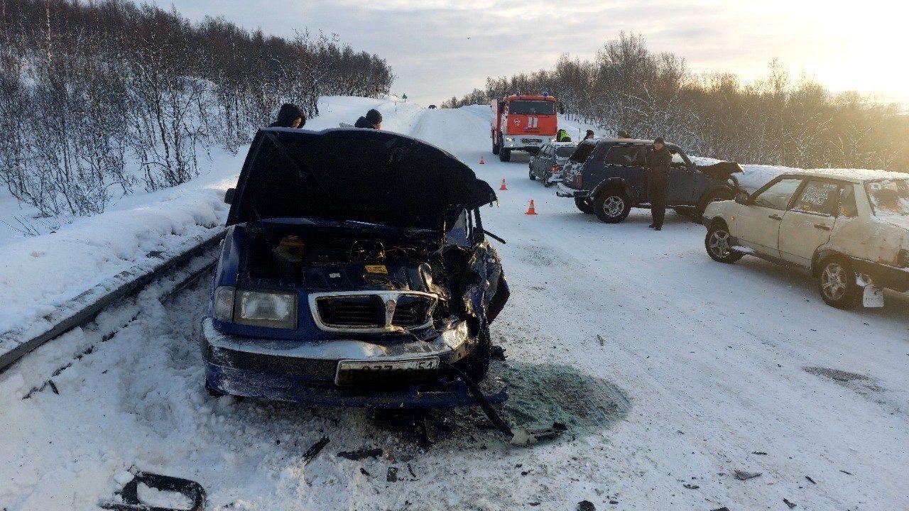 В Кольском районе дорогу не поделили &quot;Нива&quot; и &quot;Волга&quot; 