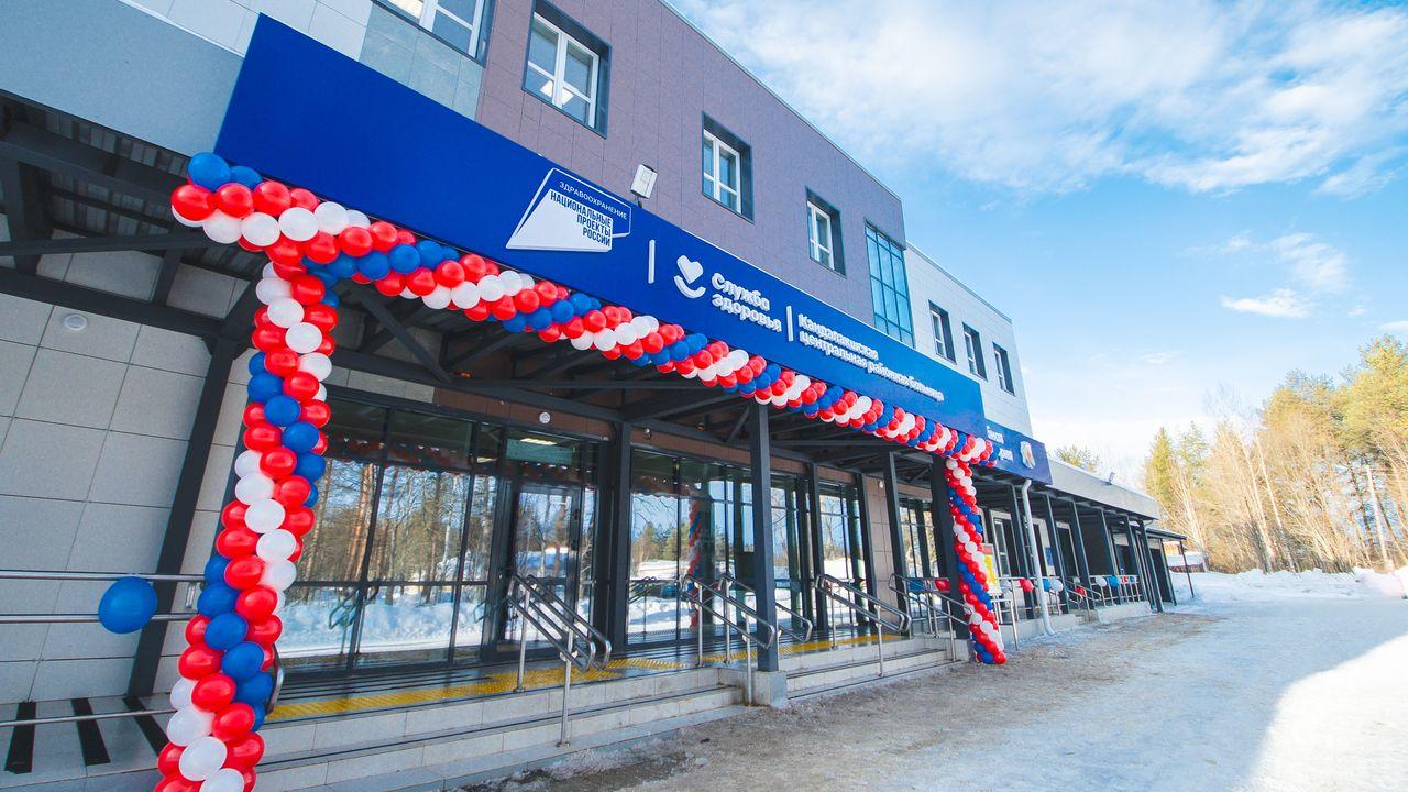 Андрей Чибис открыл новую амбулаторию в Зеленоборском