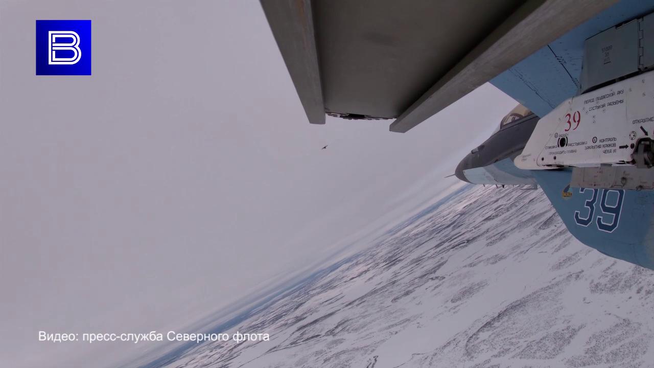 Летчики Северного флота выполнили учебно-боевые полеты в небе над Кольским Заполярьем