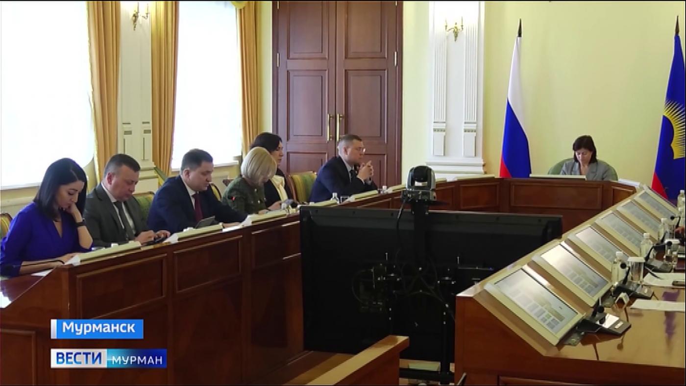 Оперативное совещание: "Губернаторский старт", умные технологии в здравоохранении, благоустройство