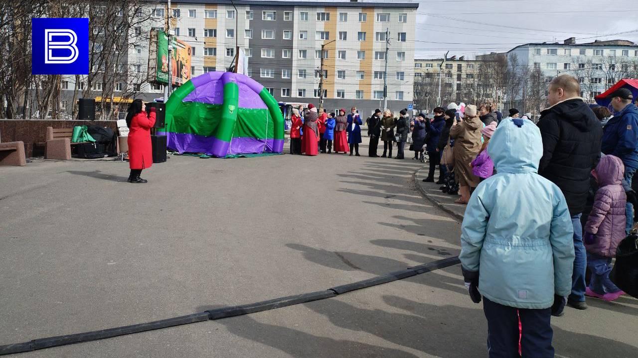 Праздник "Мир! Труд! Май!" организовали для мурманчан