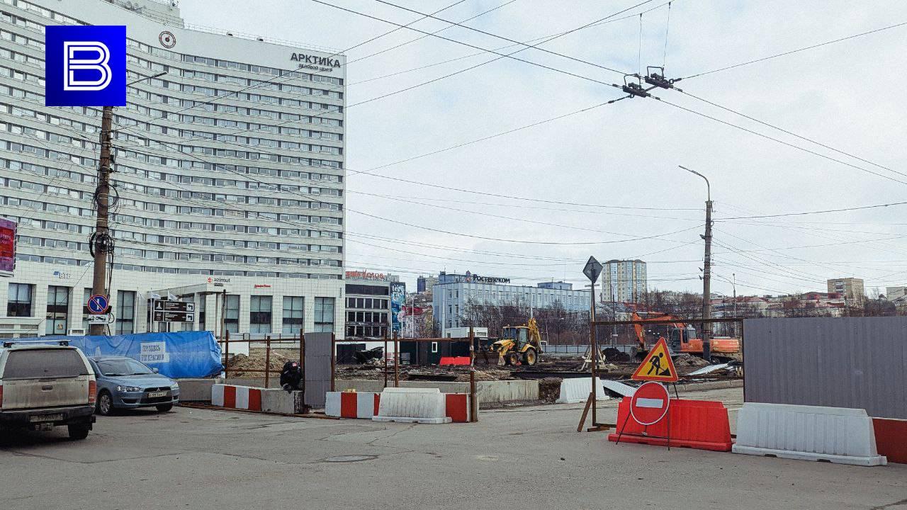 В Мурманске изменился маршрут движения общественного транспорта из-за благоустройства площади Пять Углов