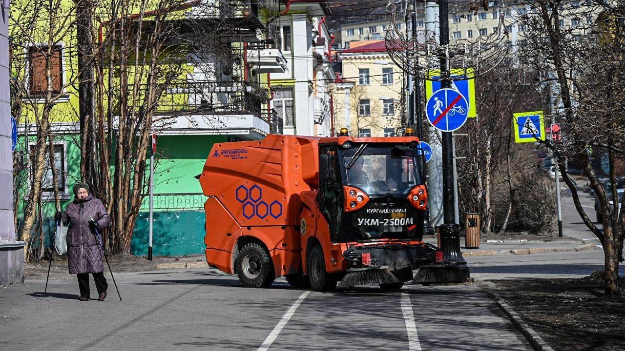 Мурманское УДХ благоустраивает город ко Дню Победы