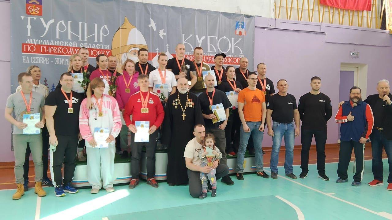 Лучших гиревиков Мурманской области определили в Кандалакше