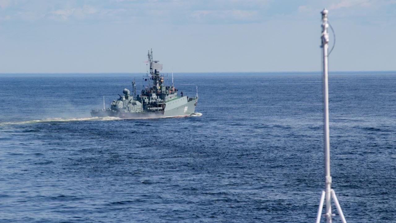 Экипаж малого противолодочного корабля "Онега" провел ракетные и артиллерийские стрельбы в Белом море