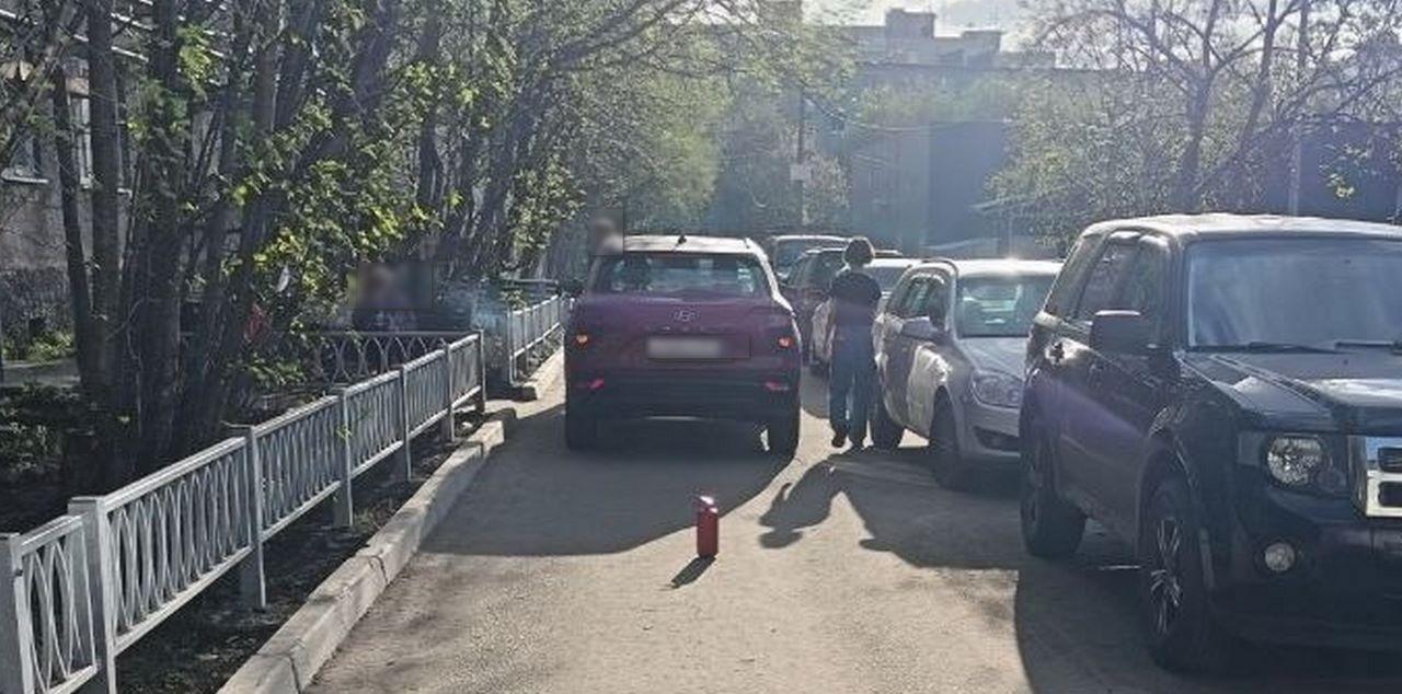 В Мурманске ребенок попал под колеса автомобиля